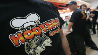 8th Grade Football Team to Hold Party at Hooters Breastaurant